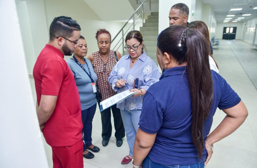 Directivos SNS inspeccionan nuevo Hospital Regional Dr. &Aacute;ngel Mar&iacute;a Gat&oacute;n para puesta en funcionamiento